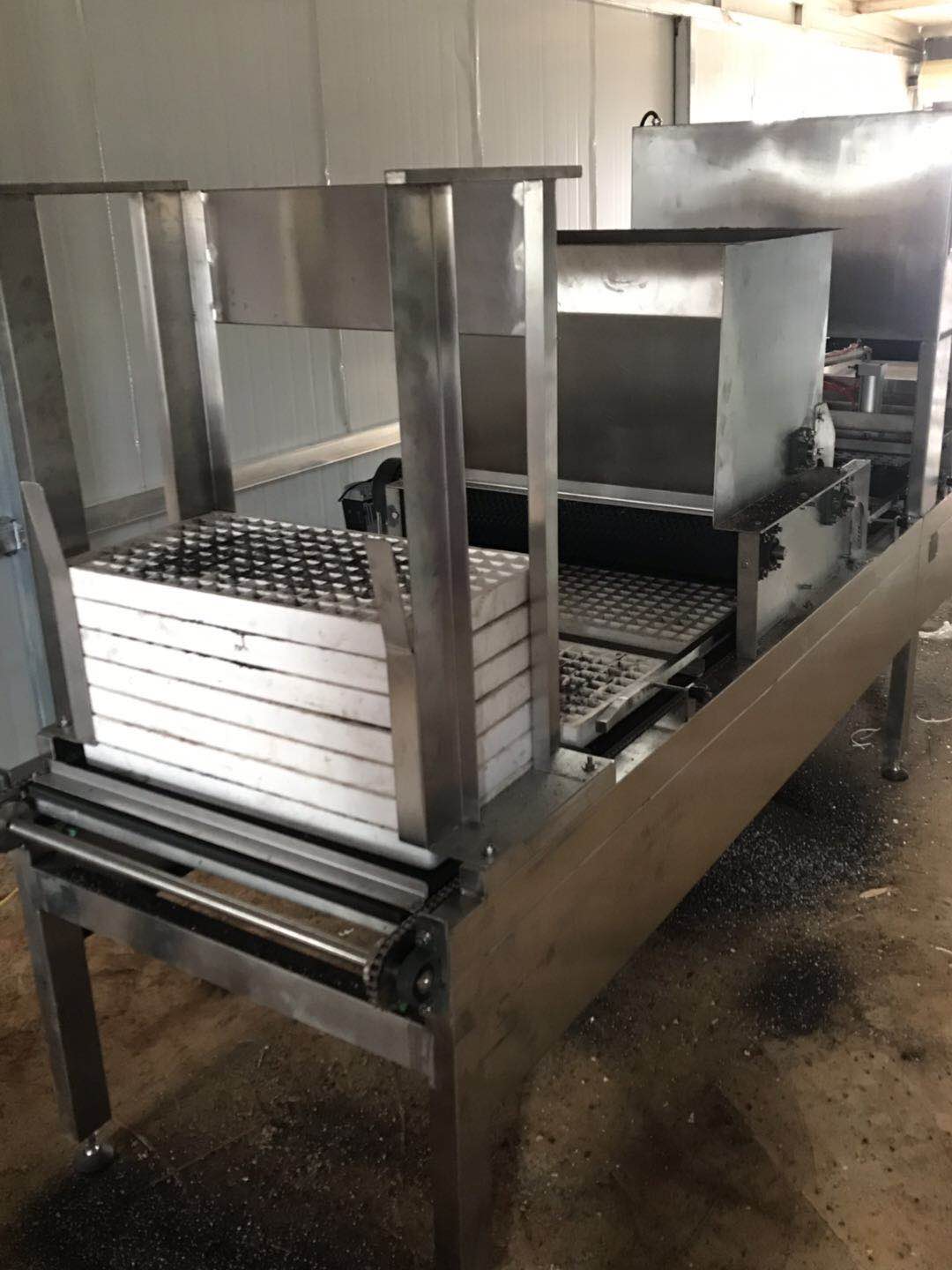 全自動氣吸式精良播種機.jpg 全自動氣吸式精良播種機.jpg